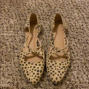 Strapped Gap printed flats!